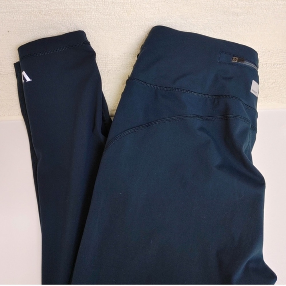 Gently used Vuori Black Legging 7/8